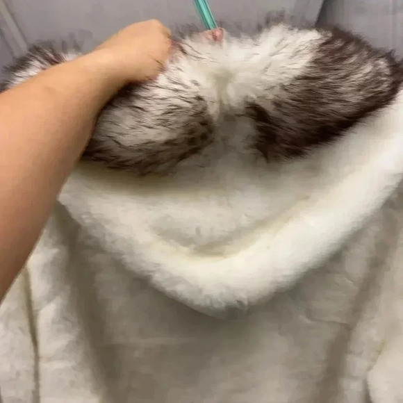 Faux fur vintage winter  coat with tree details - Picture 6 of 11